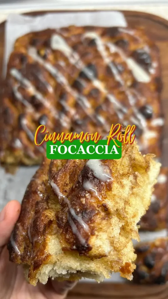Αυτή την cinnamon roll focaccia θα την φτιάχνεις συνέχεια