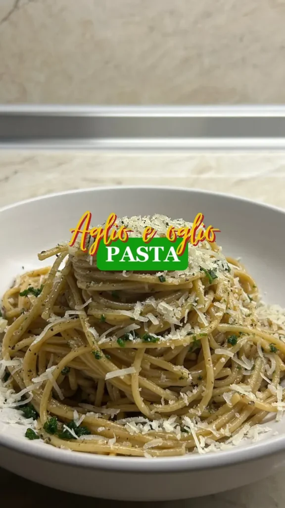 Η πιο εύκολη και νόστιμη aglio e oglio μακαρονάδα με σκόρδο